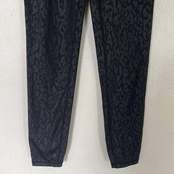 Sweaty Betty All Day Leggings Black Emboss Animal Print Full Length Women's XS - Picture 5 of 11